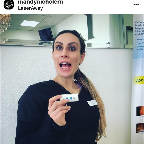 ✨ - Picture 4 of 8